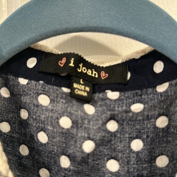 Polka dot Button Down Blouse with Lace Collar and Ruffled Sleeves - Picture 6 of 7